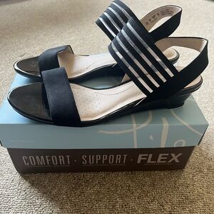 Life Stride Black and White Striped Sandals